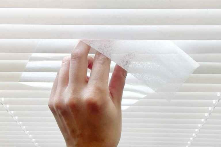 Clean Window Blinds